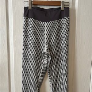 BNWT Black and White Patterned Leggings